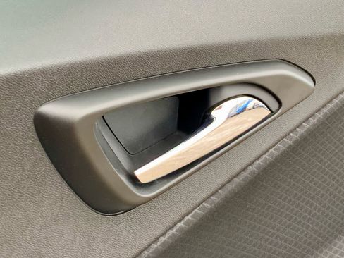 Used 2017 Chevrolet Malibu LT image 53