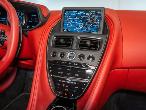 Used 2023 Aston Martin DB11 Coupe image 21