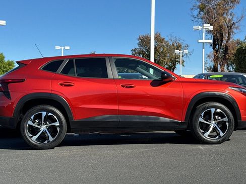 Used 2024 Chevrolet Trax RS image 4