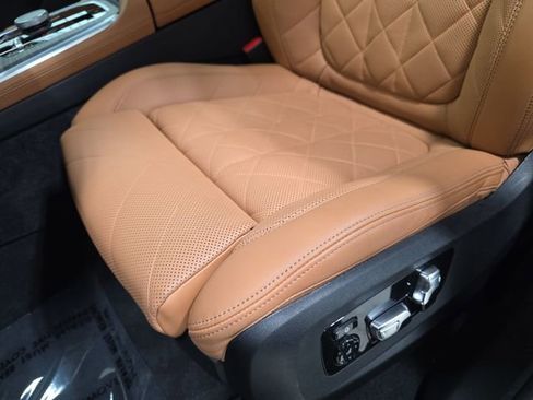 Certified 2025 BMW X5 xDrive40i w/ M Sport Package image 25