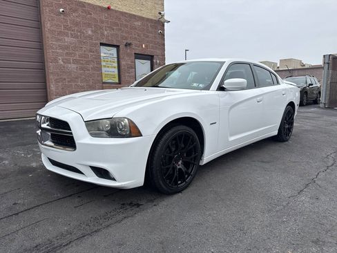 Used 2011 Dodge Charger R/T image 3