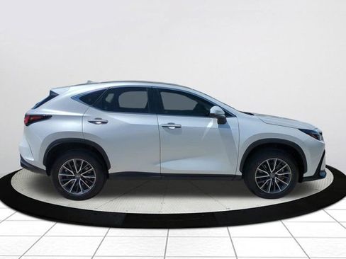 Used 2023 Lexus NX 250 FWD w/ Towing Package (2000 Lbs) image 3