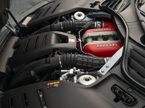 Used 2024 Ferrari Purosangue AWD/4WD image 12