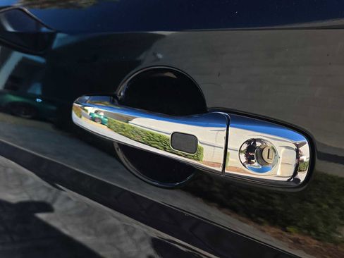 Used 2016 Ford Explorer Limited image 9