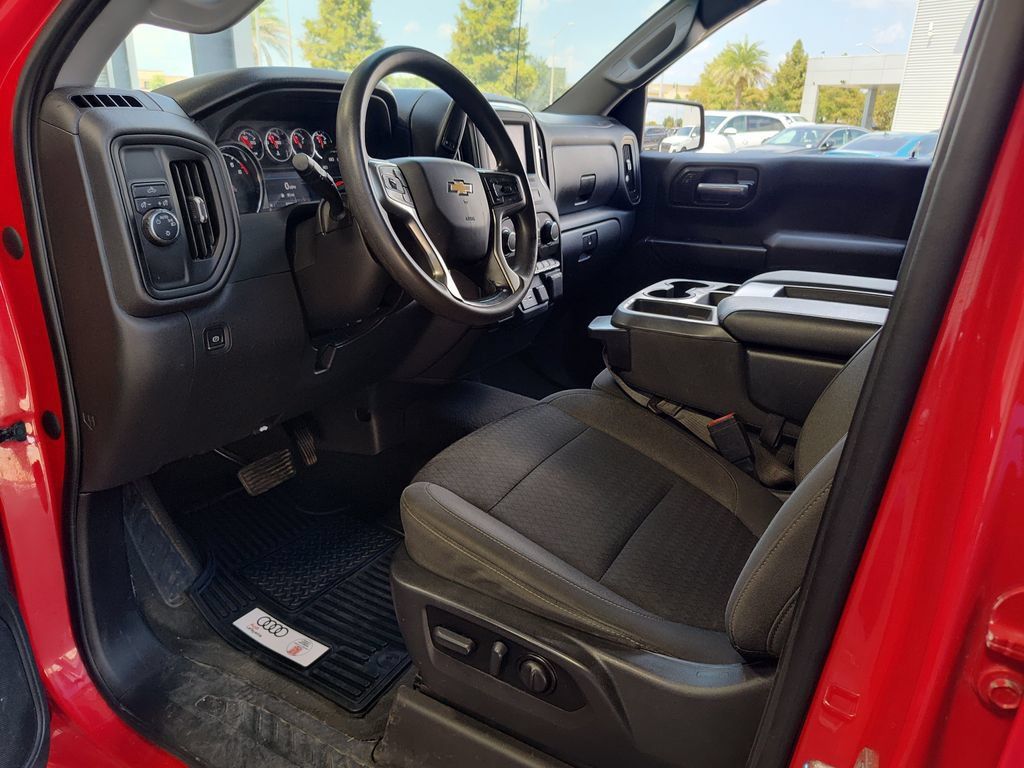 Used 2022 Chevrolet Silverado 1500 Custom w/ Safety Confidence Package RWD image 2