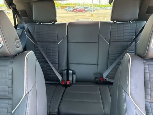 Used 2025 Cadillac Escalade Sport Platinum image 11