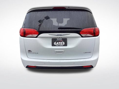Used 2018 Chrysler Pacifica Touring-L Plus w/ S Appearance Package FWD image 8