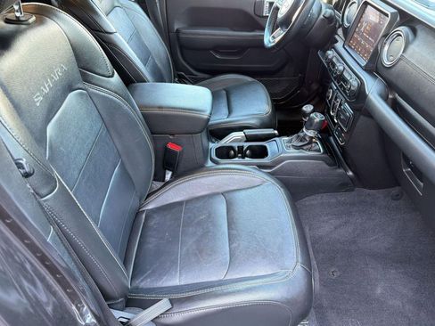 Used 2021 Jeep Wrangler Unlimited Sahara AWD/4WD image 26