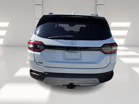 Used 2023 Honda Pilot TrailSport image 5