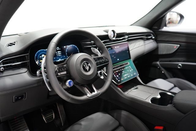 Certified 2025 Maserati Grecale Modena AWD/4WD image 15