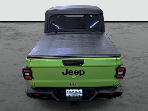 Used 2025 Jeep Gladiator Sport AWD/4WD image 3