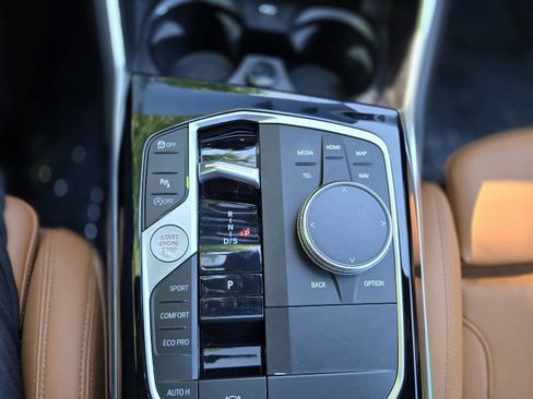 Used 2023 BMW 330i Sedan w/ Driving Assistance Package image 37