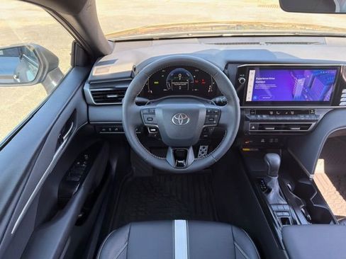 Used 2025 Toyota Camry SE w/ Multimedia Upgrade Package image 5