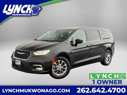 Used 2024 Chrysler Pacifica Touring-L