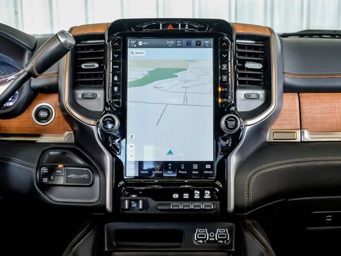 Used 2024 RAM 2500 Limited image 26