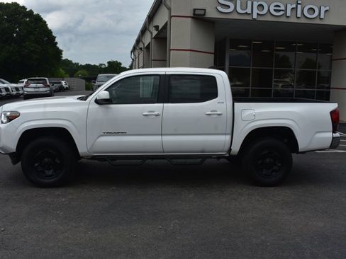 Used 2023 Toyota Tacoma SR5 RWD image 8