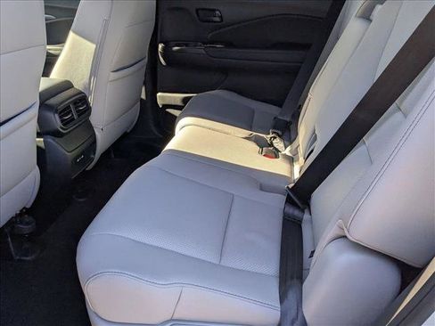 Certified 2025 Honda Passport EX-L image 18