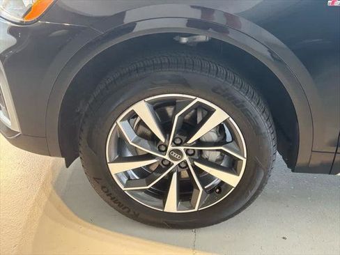 Certified 2025 Audi Q5 2.0T Premium Plus image 8