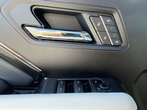 New 2025 GMC Canyon AT4 w/ AT4X Package image 24