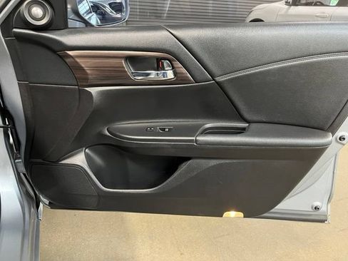 Used 2016 Honda Accord EX-L image 11