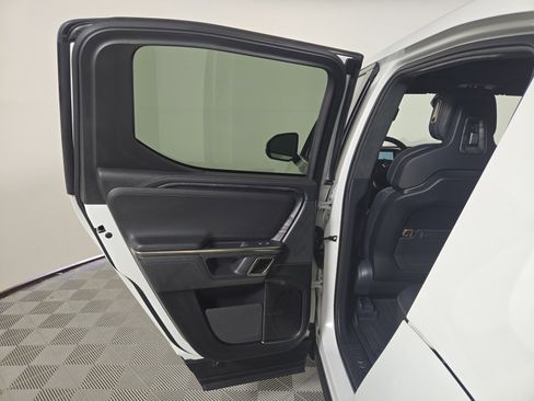 Used 2022 Rivian R1T Launch Edition image 16