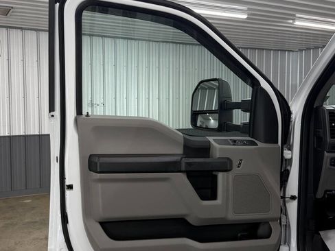 Used 2021 Ford F550 4x4 Regular Cab Super Duty image 38