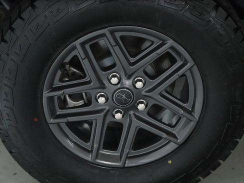 Used 2025 Jeep Wrangler Unlimited Sport AWD/4WD image 12
