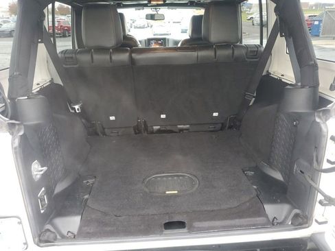 Used 2018 Jeep Wrangler Unlimited Altitude image 25