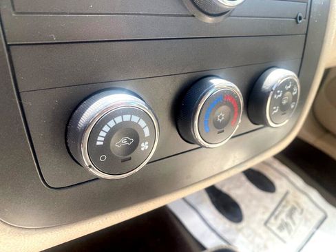 Used 2007 Buick Lucerne CX image 13