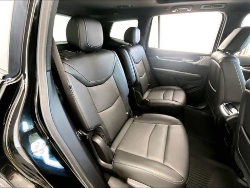 Used 2025 Cadillac XT6 Sport w/ Technology Package image 28