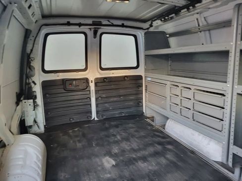 Used 2017 GMC Savana 2500 image 15