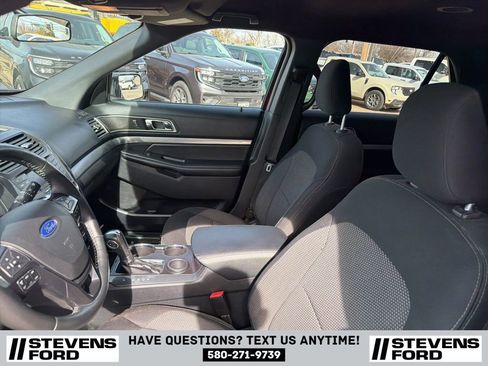 Used 2019 Ford Explorer XLT image 15