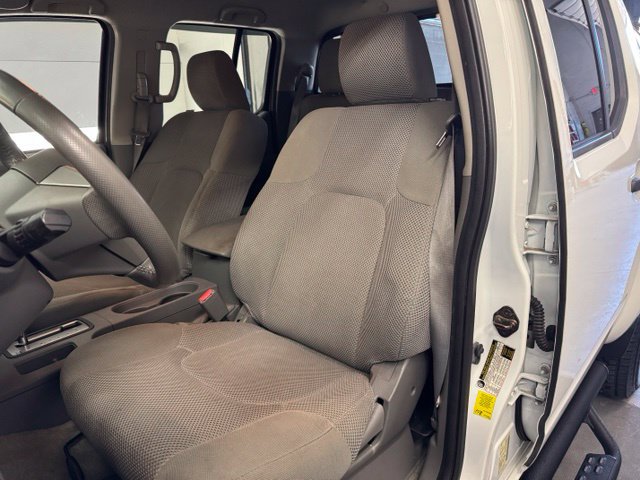 Used 2016 Nissan Frontier SV w/ SV Value Truck Package AWD/4WD image 18