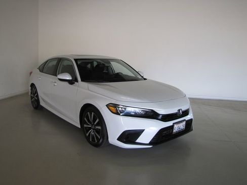 Certified 2024 Honda Civic EX image 3