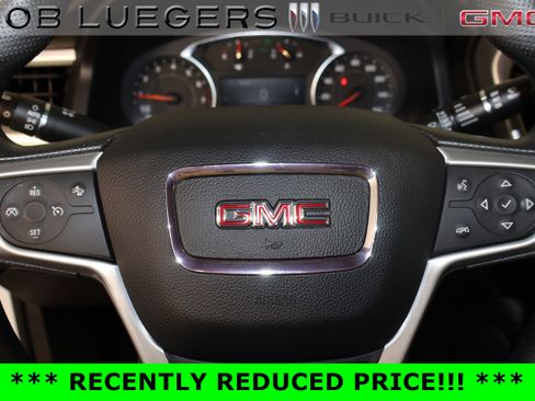 Certified 2023 GMC Acadia SLE w/ Driver Convenience Package image 30