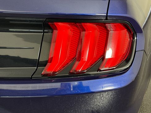 Used 2018 Ford Mustang Convertible w/ Black Accent Package RWD image 32