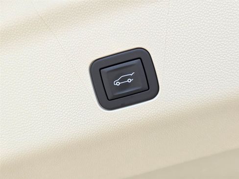 New 2026 Cadillac Escalade ESV Platinum Sport w/ LPO, Floor Liner Package AWD/4WD image 35