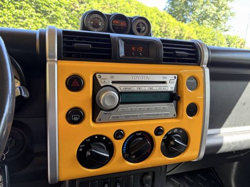 Used 2007 Toyota FJ Cruiser 4WD image 12