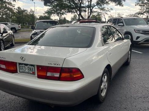 Used 1997 Lexus ES 330 FWD image 4