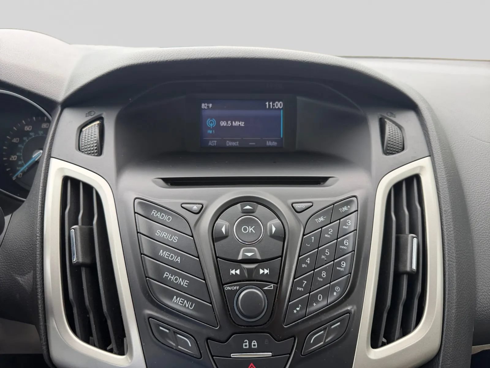 Used 2014 Ford Focus SE FWD image 20