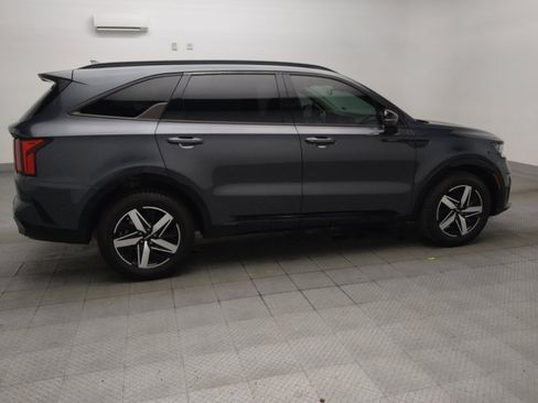 Used 2023 Kia Sorento S FWD image 10
