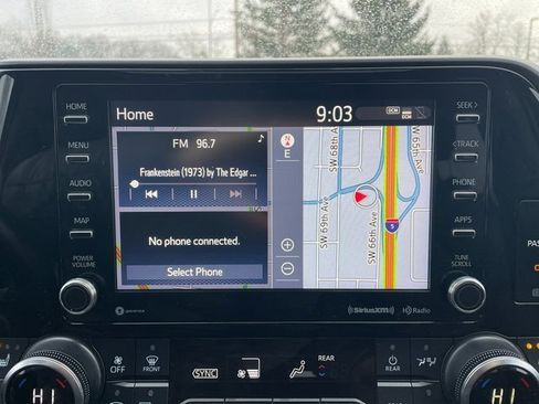 Used 2020 Toyota Highlander XLE image 22