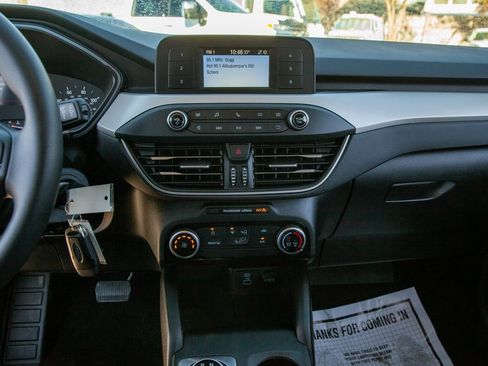 Used 2022 Ford Escape S image 15