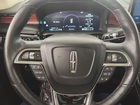 Used 2022 Lincoln Nautilus Reserve image 11