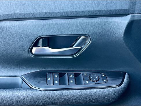 New 2025 Nissan Kicks SV image 18