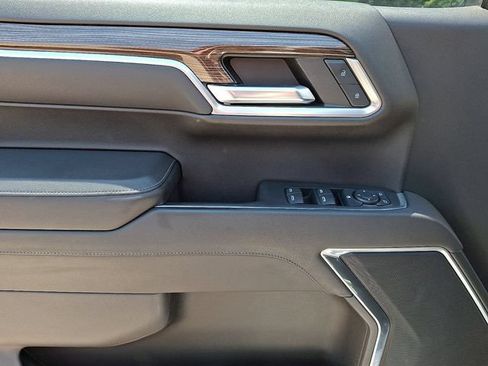 Used 2022 Chevrolet Silverado 1500 LT AWD/4WD image 14