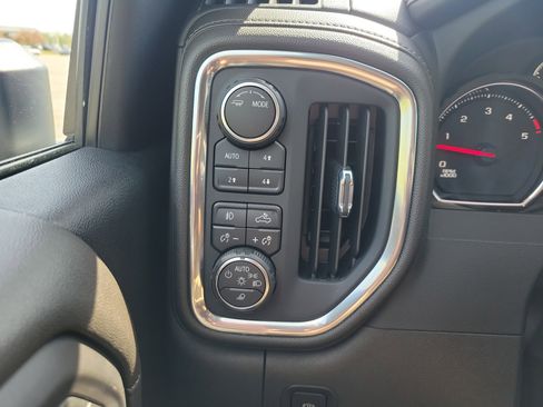 Used 2022 Chevrolet Silverado 3500 LTZ w/ LTZ Convenience Package AWD/4WD image 29