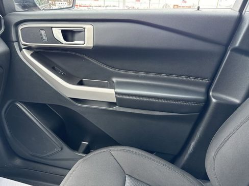 Used 2023 Ford Explorer XLT image 23