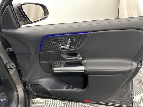 Used 2025 Mercedes-Benz GLA 250 4MATIC image 31
