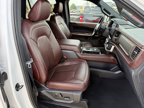 Used 2023 Ford Expedition Limited image 41
